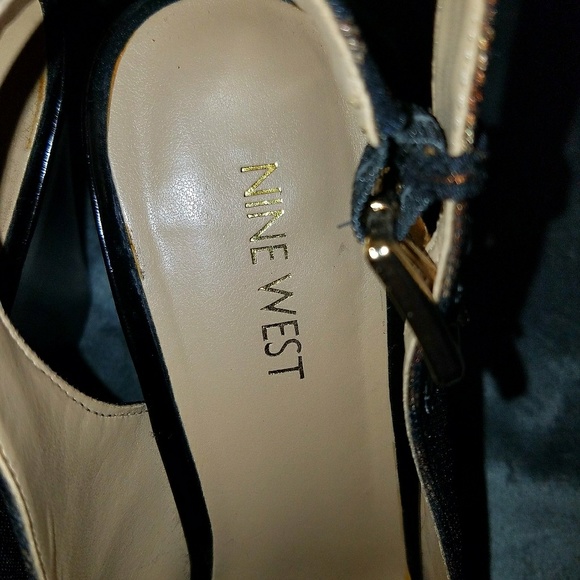 Nine West size 9 womens wedge shoe - Picture 3 of 7